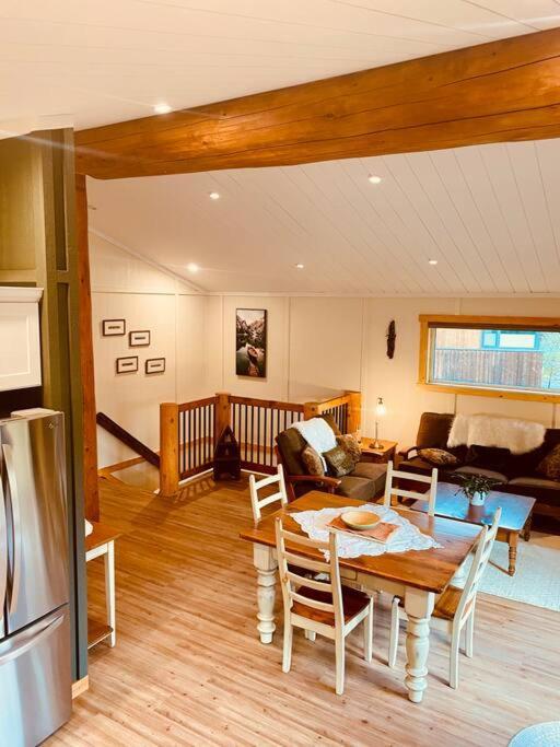 Ski-In Chalet: Private Hot Tub, Bonus Bunk House 弗尼 外观 照片