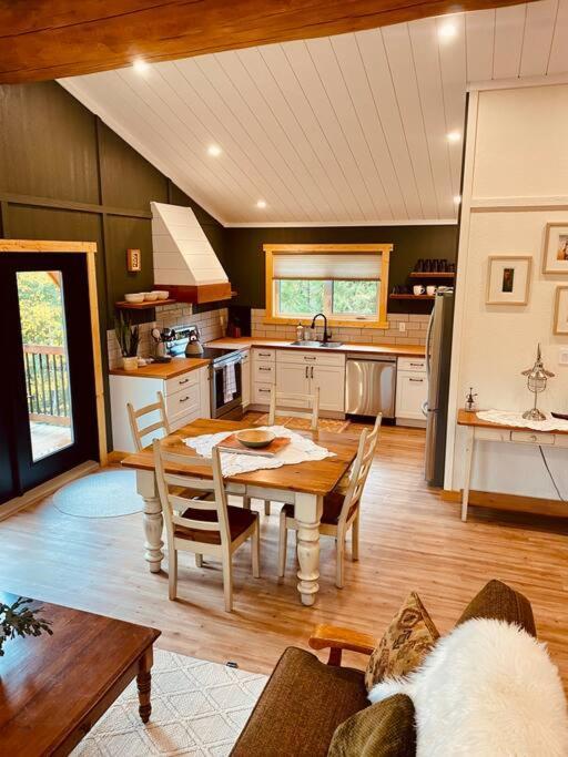 Ski-In Chalet: Private Hot Tub, Bonus Bunk House 弗尼 外观 照片